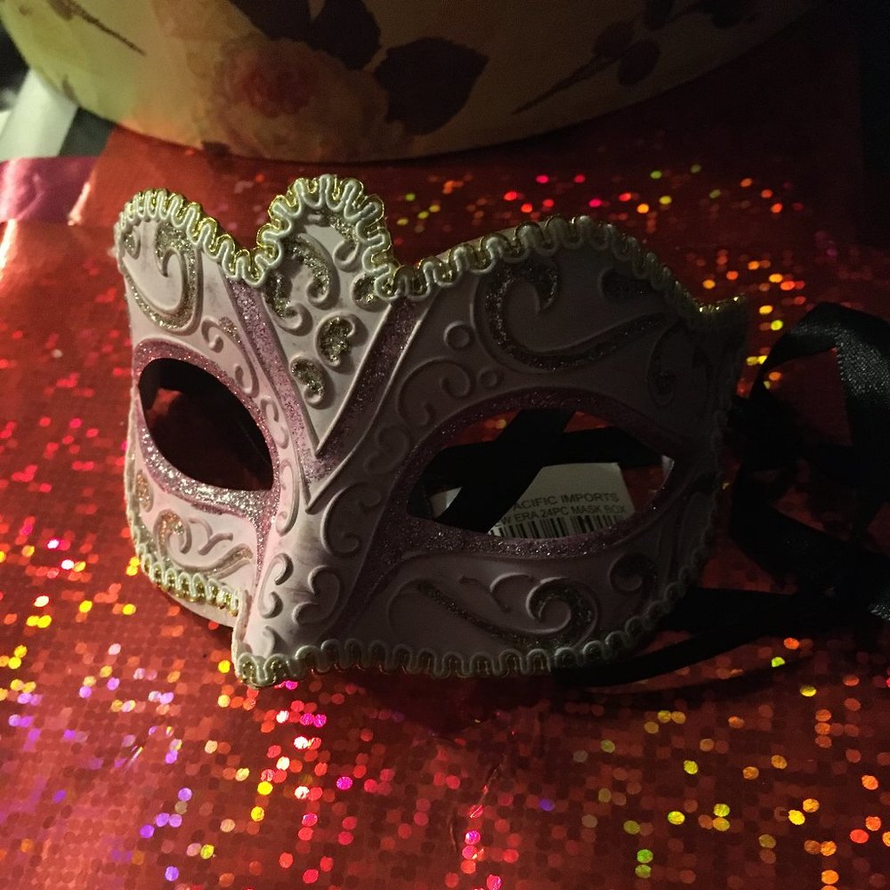 🎃Masquerade Mask 166 $12 FIRM or $9 w/offer OR FREE